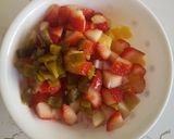 Foto del paso 2 de la receta: Filete de pescado con ensalada de piña y fresas
