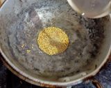 ஸ்பைசி ரா ஆனியன் சட்னி (Spicy raw onion chutney recipe in tamil) ரெசிபி ஸ்டேப் 2 புகைப்படம்