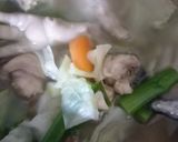 Foto langkah ke 5 dari resep Sup Ayam Kuah Bening.