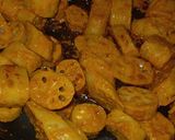 A picture of step 3 of Spicy Lotus Root.
