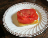 Foto del paso 2 de la receta: Pan Bimbo templado con queso y tomates