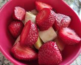 Φωτογραφία βήματος 1 της συνταγής "Cheesecake φράουλα smoothie" 🍭🍓