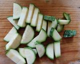 Foto del paso 2 de la receta: Sopa de calabacita con chayote