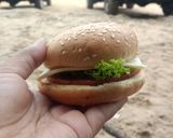 Foto langkah ke 3 dari resep Burger praktis.