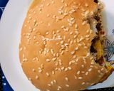 A picture of step 2 of Egg burger.