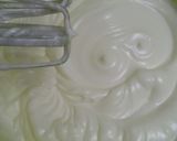 Foto langkah ke 2 dari resep Bolu kukus pandan putih telur.