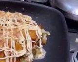 A picture of step 10 of Hiroshima - Style Okonomiyaki.