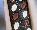 Foto langkah ke 7 dari resep Fudgy Bitter Sweet Black Brownies.