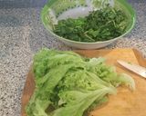 Foto del paso 2 de la receta: Ensalada de 4 hierbas con granada