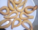A picture of step 5 of Coloured Ring shape cookies.