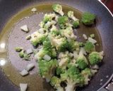 Foto del passaggio 3 della ricetta Pappardelle ricce con cavolo romanesco e salmone affumicato