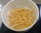 Foto langkah ke 5 dari resep # 151 : Creamy Fettuccine Carbonara.