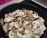 Foto del paso 4 de la receta: Pasta con setas, trufa, chalota y vino