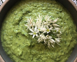 A picture of step 2 of White bean and wild garlic dip - vegan.