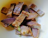 Foto langkah ke 1 dari resep Ikan Asin Tenggiri & Kembang Tahu Masak Tauco.