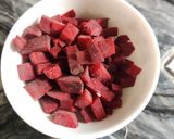 A picture of step 1 of Beetroot lachcha paratha.