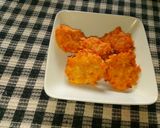 Foto del paso 7 de la receta: Arepitas de yuca con salami