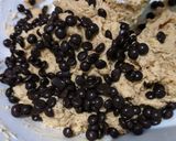 Foto langkah ke 2 dari resep Cookies Chocochip Mini ala Ummi Alfa.
