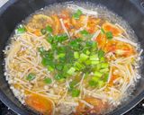 Foto langkah ke 6 dari resep 84. Sup Enokitake Telur Dadar.