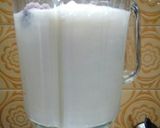 Foto del paso 2 de la receta: Licuado de frutilla 🍓con leche 🍶