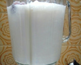 Foto del paso 2 de la receta: Licuado de frutilla 🍓con leche 🍶