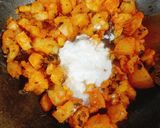 A picture of step 5 of Special Aloo.