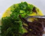 Foto langkah ke 4 dari resep Omelette Bayam Jamur Kuping - MPASI 12m+.