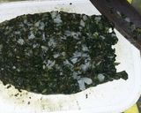 Foto del paso 1 de la receta: Huevos en colchón de espinaca y acelga