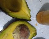 Foto langkah ke 1 dari resep Alpukat Kocok Madu Enak.