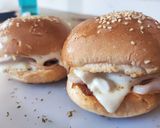 A picture of step 8 of Mushroom Cheese Burger.