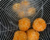 Foto langkah ke 6 dari resep Chicken Cheese Balls.