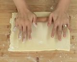 Foto langkah ke 4 dari resep Puff Pastry Fruit Pie Devina Hermawan.