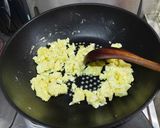 A picture of step 7 of Asparagus and Shrimp Scrambled Eggs (Simple Recipe).