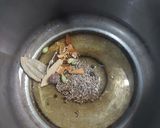 A picture of step 1 of Chicken shahi white korma.