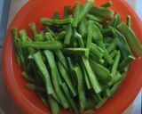 Foto del paso 1 de la receta: Chicharrón duro con nopales y papas
