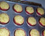 Foto langkah ke 6 dari resep Cheese Custard Muffin.