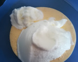 Foto del paso 5 de la receta: Brazo de gitano marmolado relleno de nata y fresas con chocolate