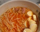 Foto langkah ke 2 dari resep Jamur Enoki Pedas Manis.