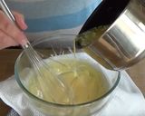 A picture of step 3 of Eggs Benedict.