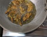 Foto langkah ke 3 dari resep Ayam Goreng Daun Jeruk.