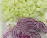 Foto del paso 1 de la receta: Ensalada de Atún, Pepino y Huevo
