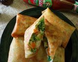 Foto langkah ke 6 dari resep Martabak Telur Wortel Mini.