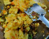 A picture of step 5 of Breadvada or Aloo bonda.