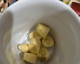 Foto langkah ke 1 dari resep Banana Mug Cake.
