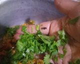 A picture of step 8 of Kache chicken ki biryani.