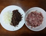 Hình bước làm 1 của món Bánh cuốn chả lụa