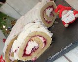 Foto del passaggio 5 della ricetta Rotolo dolce con spezie, panna cotta e confettura