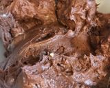 A picture of step 6 of Chocolate cake with chocolate fresh cream.