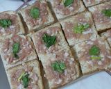รูปขั้นตอนการทำที่ 1 ของ ขนมปังหน้าหมูชุปไข่ทอด