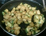 Foto del paso 1 de la receta: Sopa de patata y calabacín con panceta fresca